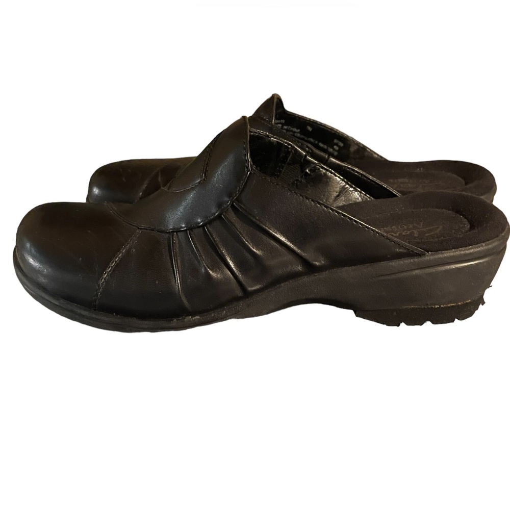 Women’s Clarks Artisan Black Leather Slip On Comfort Mules Clog Shoes 7N